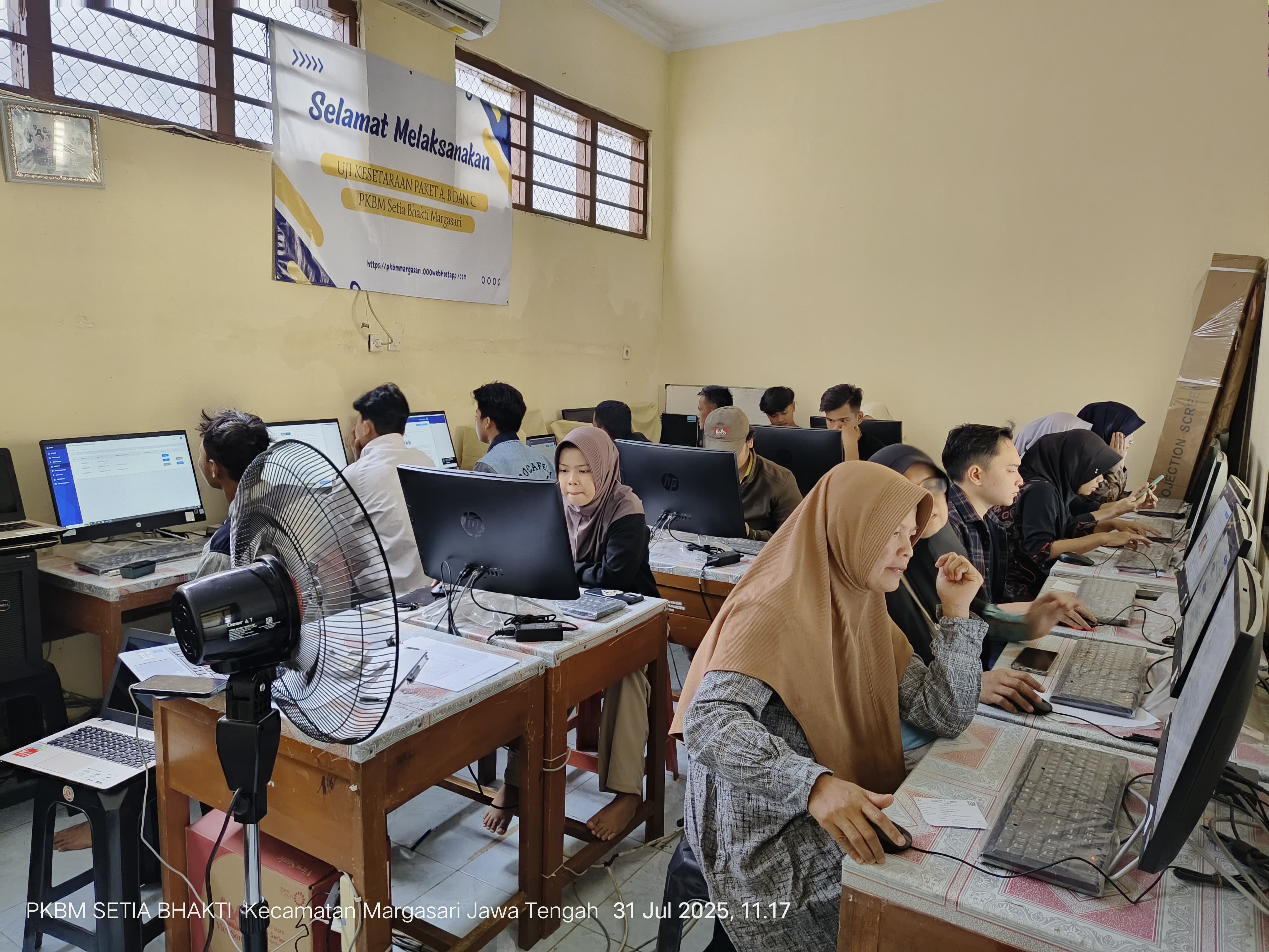 ANBK Paket C Kelas 11 di Ruang Laboratorium Komputer PKBM Setia Bhakti
